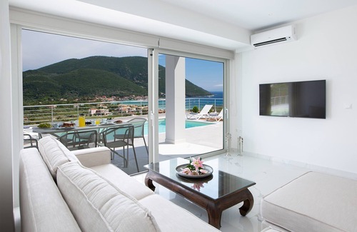 Pondi Villa | Special Offer! Stylish Villa O With Beautiful Views & Private Pool near Vasiliki