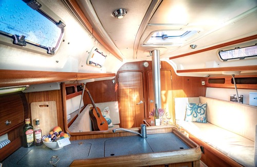 Uberseestadt Boat Rental | Special overnight adventure on sailing yacht in Bremen.