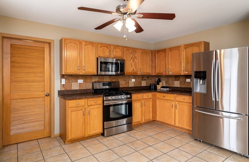 Machesney Park House | *Special Pricing*Business Friendly Newer House!