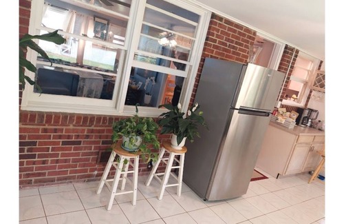 Mayo House | Special Rates. Close to Annapolis. Justin Beach Cottage Retreat
