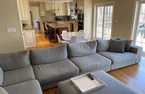 Madison House | Special winter rates CT home close to beaches, parks, hikes, local skiing