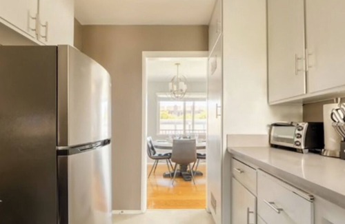 Pasadena Apartment | Specious 1BR IN Pasadena - Central of Pasadena, Walk to Shops