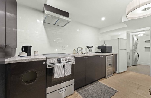 Burlington Apartment | Specious & fully Private studio apt with laundry