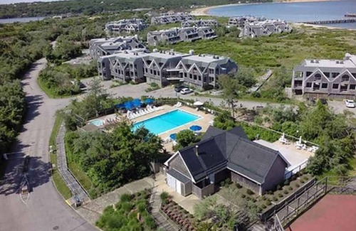 Montauk Apartment | Spectacular 1-bedroom renovated Montauk apartment with amazing views