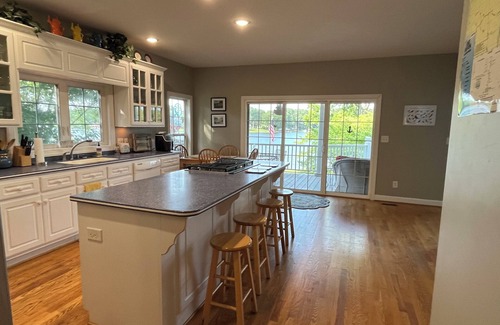 Henrico House | Spectacular 5 Bedroom Lake Gaston Home on Large Sheltered Cove