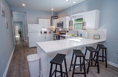 Eastside Promise Neighborhood Cottage | Spectacular Brand New 4br/2.5ba Near DT/Riverwalk