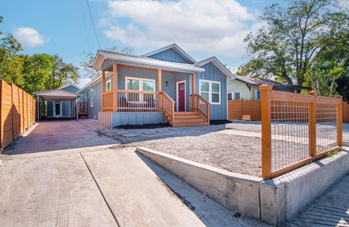 Eastside Promise Neighborhood Cottage | Spectacular Brand New 4br/2.5ba Near DT/Riverwalk