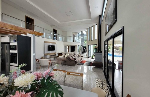 Mairinque Cottage | spectacular chacara c heated pool air cond closed