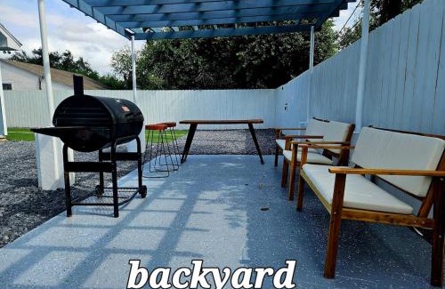 McAllen Ski Chalet | spectacular challet 5 minutes la plaza mall, shopping stores, restaurants and hospitals