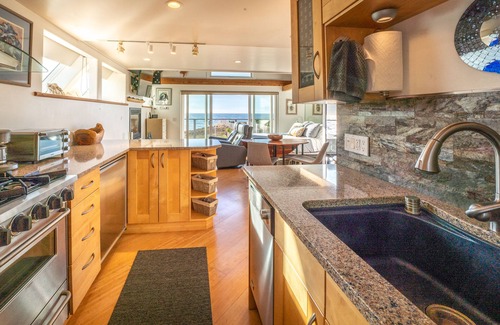 Fort Bragg House | Spectacular, dog-friendly, oceanfront studio with a loft, hot tub, and firepit