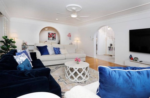 Bayview Heights House | Spectacular Family Escape