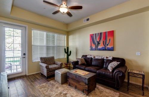 Surprise Apartment | SPECTACULAR Ground Floor Condo Facing gorgeous COURTYARD! condo