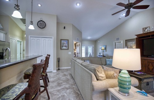 Pinehurst House | Spectacular Heat Pump Pool/Lanai, 4 bed/2 Bath Home only 10 min from 5 beaches