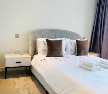 Canary Wharf Apartment | Spectacular High View Apartment