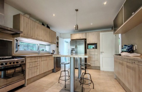 El Placer House | Spectacular house in a closed neighborhood in Rincon del Indio near the sea