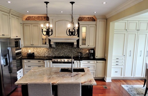 Etobicoke House | Spectacular House Backs on Creek & Park in Toronto