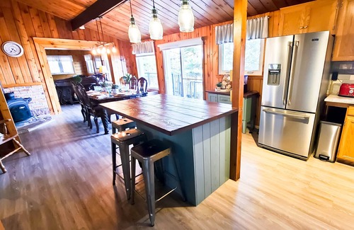 Arden Cottage | Spectacular Lake Front Property in Big Clear Lake