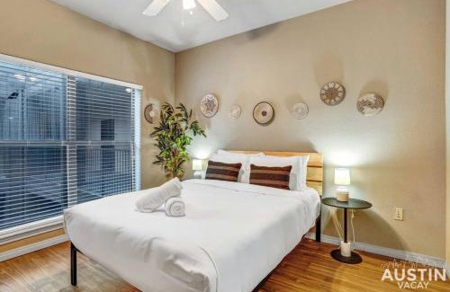 West Campus Apartment | Spectacular Location West Campus Apt for 8 plus Loft