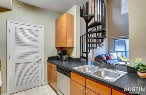 West Campus Apartment | Spectacular Location West Campus Apt for 8 plus Loft