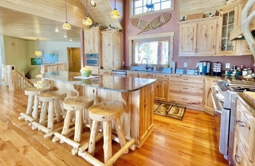 Grand Rapids House | Spectacular Log Home on Pristine Deer Lake in Northern Minnesota