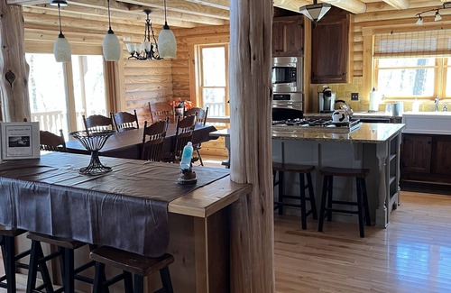 Shell Knob Cabin | Spectacular Log Home.12 Acres on Private Cove, Lakefront