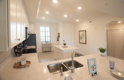 Braden River Condo | Spectacular luxury condo 2 Bed/2 Bath, 1,239 SF