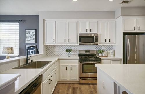 San Pablo House | Spectacular Luxury 4BR/3.5BA Central Location Near SFO and Berkeley