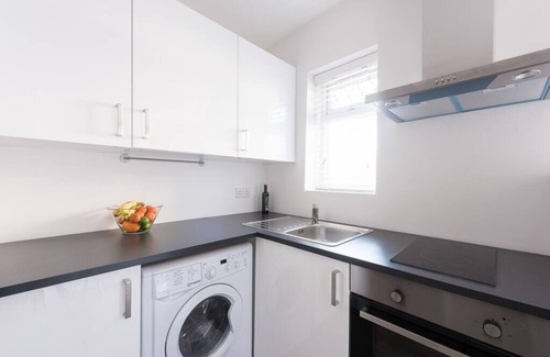 Whittington Apartment | Spectacular Modern Apartment (5 mins to tube)