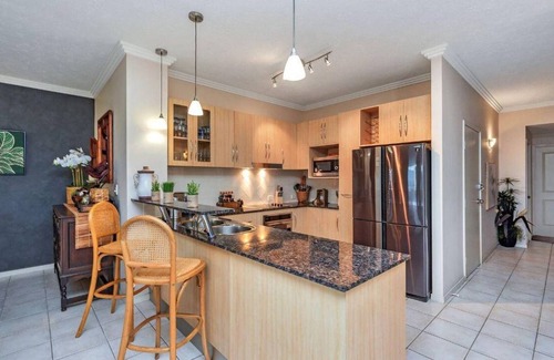 Townsville Apartment | Spectacular Nightlights in this 3Bed 2Bath Apartme