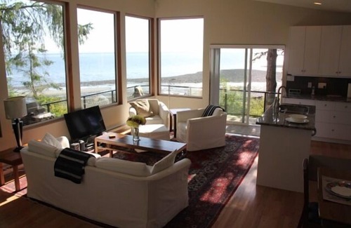Regional District of Nanaimo House | Spectacular ocean side experience at this stunning 1 bdm home, Qualicum Bay