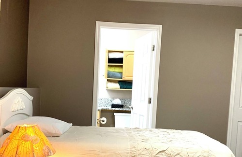 Lethbridge Condo | Spectacular Paradise canyon Condo Retreat/ Resort style Vacation