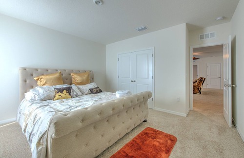 Balm House | Spectacular Retreat 5BD l12PPL l Heart of Tampa FL