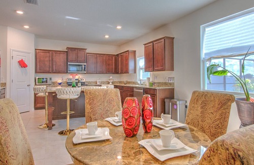 Balm House | Spectacular Retreat 5BD L12ppl l Heart of Tampa FL