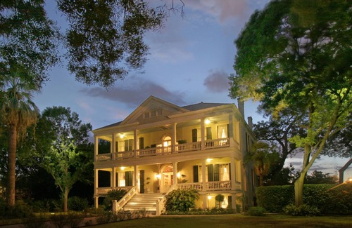 Arsenal House | Spectacular Riverwalk Mansion w/Pool & Spa