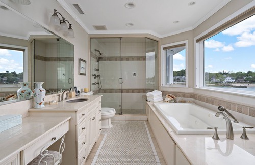 Stony Creek House | Spectacular Stony Creek Waterfront Home