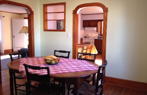 Tylerton House | Spectacular Sunsets- Waterfront Home On Smith Island