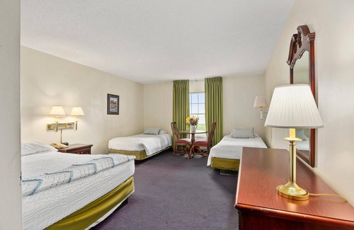North East Resort | Spectacular Top Floor Deluxe Suite with Beautiful View & More!