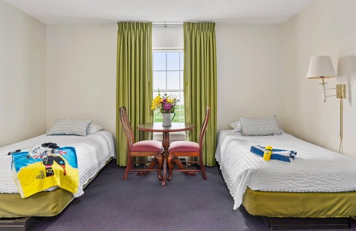 North East Resort | Spectacular Top Floor Deluxe Suite with Beautiful View & More!