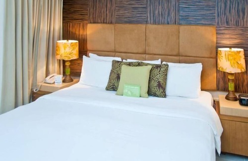 Weston Villa | Spectacular Tropical Gardens On A Quiet Beach