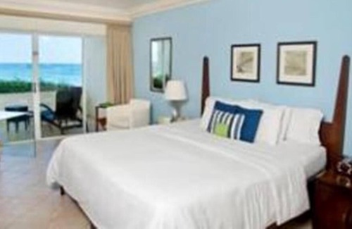 Weston Villa | Spectacular Tropical Gardens On A Quiet Beach