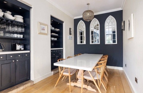 Bray Apartment | Spectacular Victorian unique home