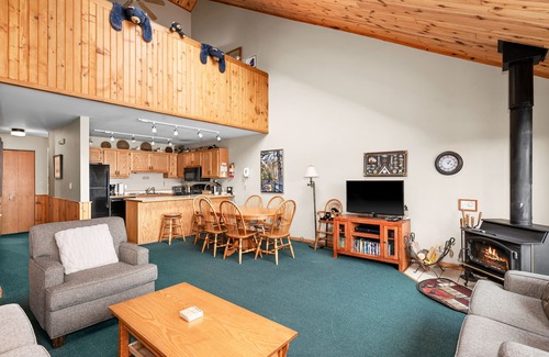 Two Harbors House | Spectacular view Lake Superior. Spacious Lakehome on lakeshore, unit #99.