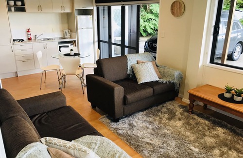 Whitianga House | Spectacular Views Over Mercury Bay