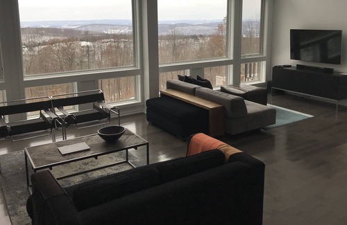 Warwick House | Spectacular Views-The Modern Mountaintop Retreat One hour from NYC