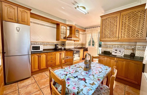 Isla House | Spectacular villa in Isla