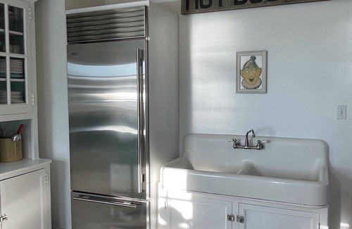 Silver Beach House | Spectacular Waterfront-Best view on island-Tastefully renovated 1929 Cape.