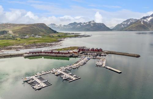 Vestvagøy House | Spectacular Waterfront Fishermans Cabin - Rorbu