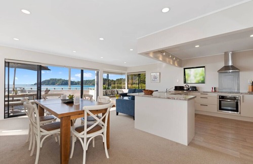Matapouri Cottage | Spectacular Woolleys Bay - Matapouri Holiday Home