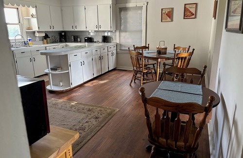 Monroe City Other | SPENCER FAMILY FARMHOUSE, minutes from Indian Creek Marina on Mark Twain Lake.