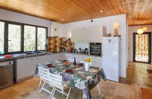 Montbrison-sur-Lez House | Spend a dream vacation in this delightful modern cottage style home with pool.
